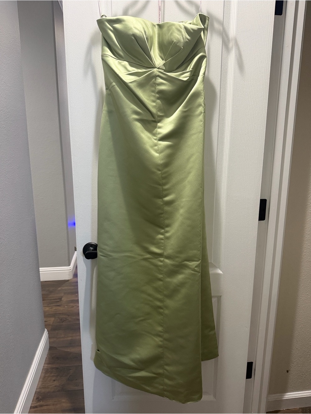 Laundry By Shelli Segal Light Green Satin Strapless Dress